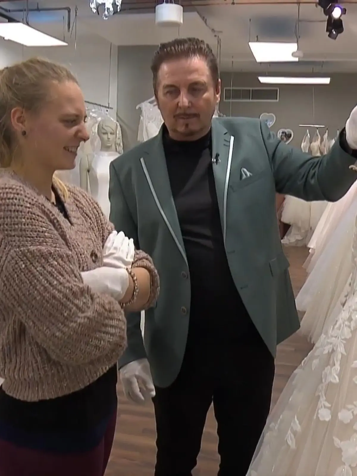 Bild zu: "Theres' Kleid soll allen anderen gefallen"