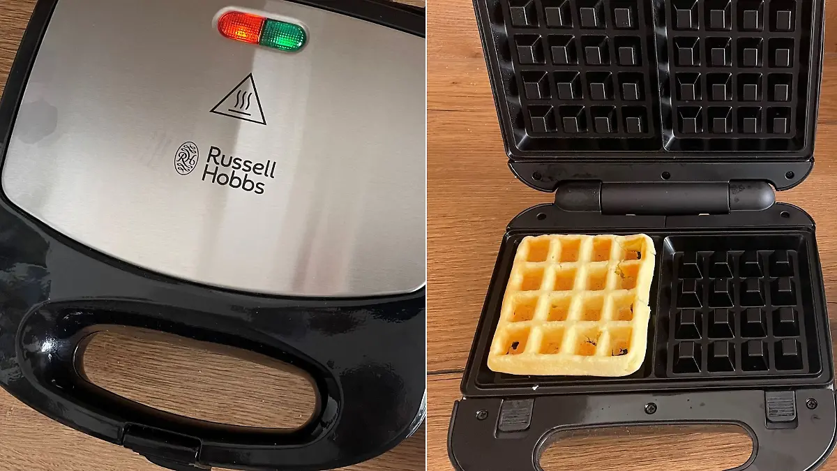 Russel Hoobs Waffeleisen mit fertiger Waffel auf dem Tisch 