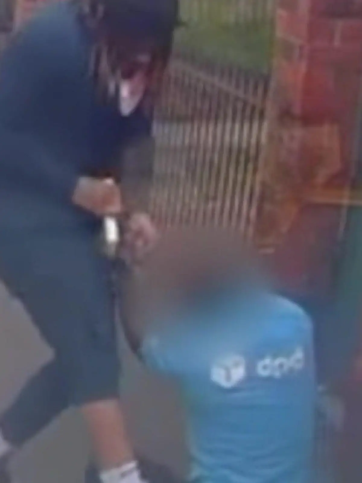 Bild zu: "Er vermutet fette Beute! Dieb raubt Lieferant aus – aber die Polizei ist schlauer!"