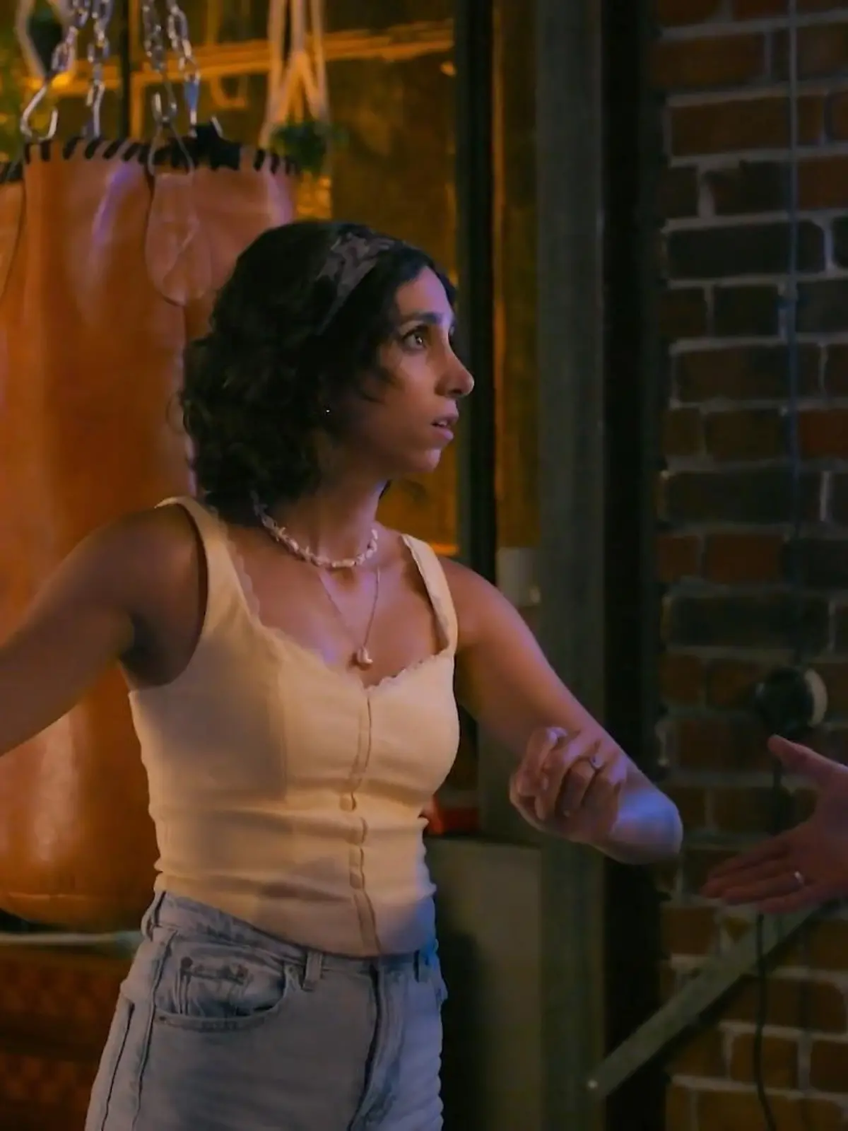 Bild zu: "So lernt Leyla ihren neuen Mitbewohner Elias kennen"