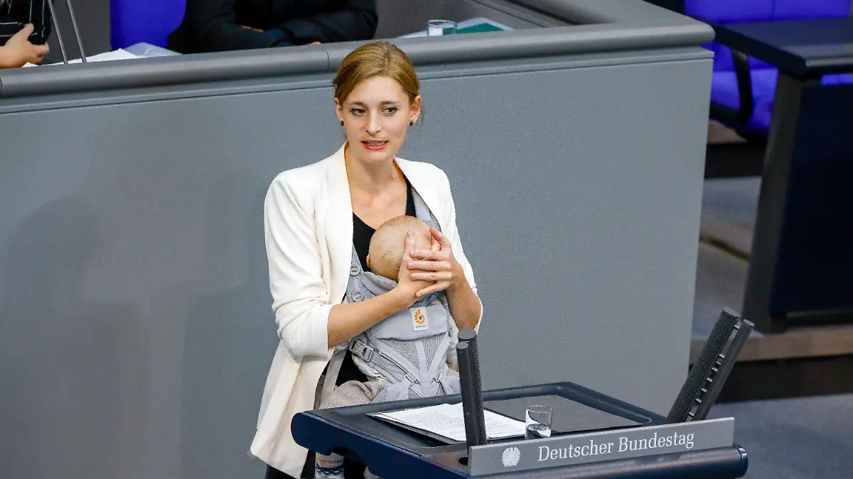 Hanna Steinmüller hat eine Rede mit ihrem Baby gehalten.