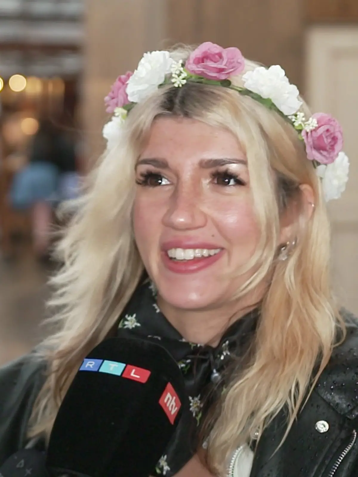 RTL hat Kunshikitty auf der Wiesn getroffen. 