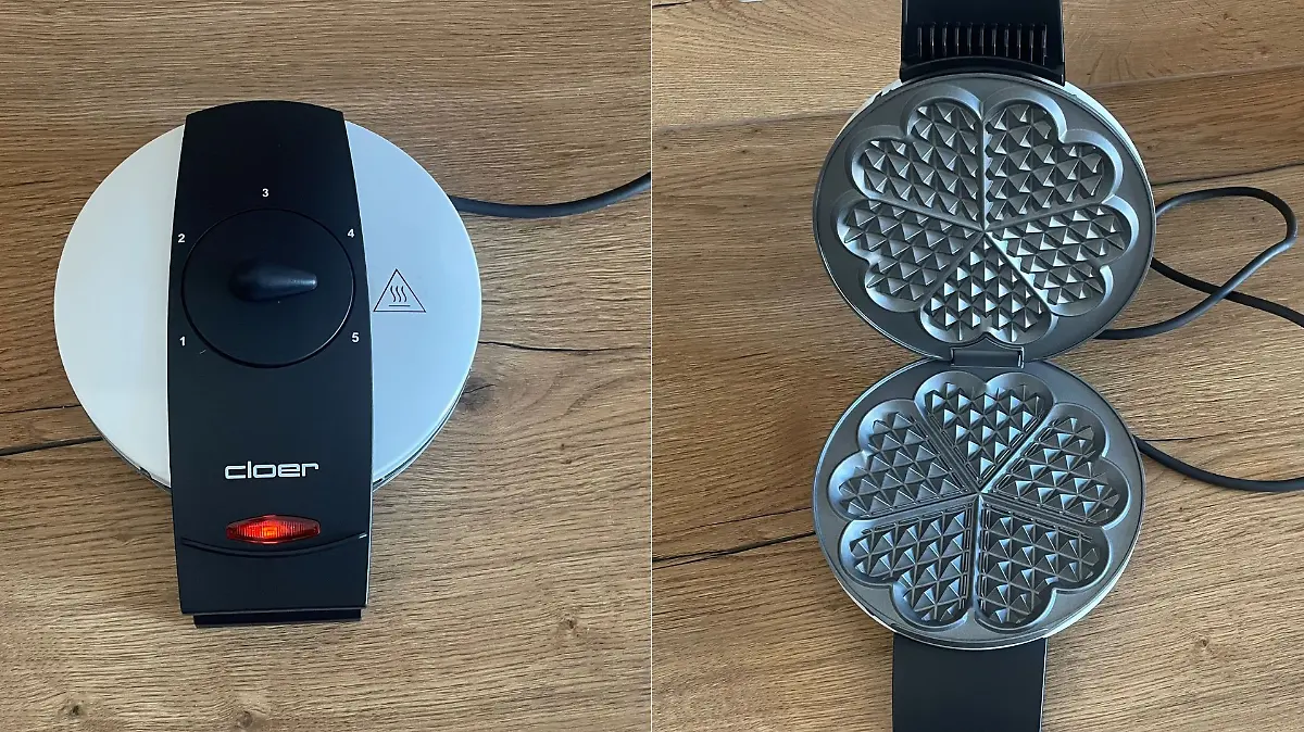 Das Waffeleisen in offener und geschlossener Form. 