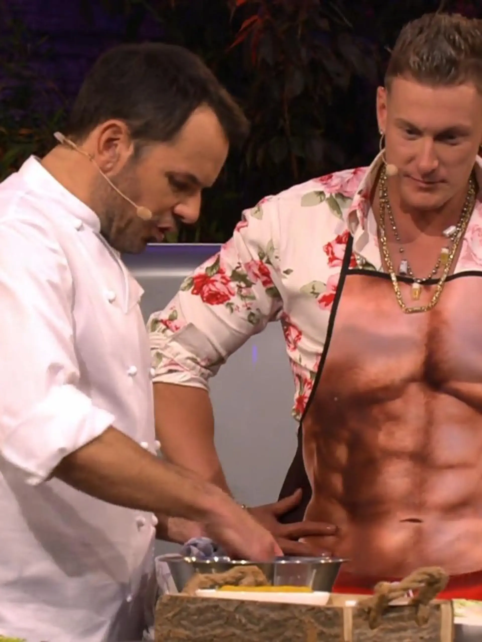 Bild zu: "Calvin kämpft mit der Kräuterbutter"