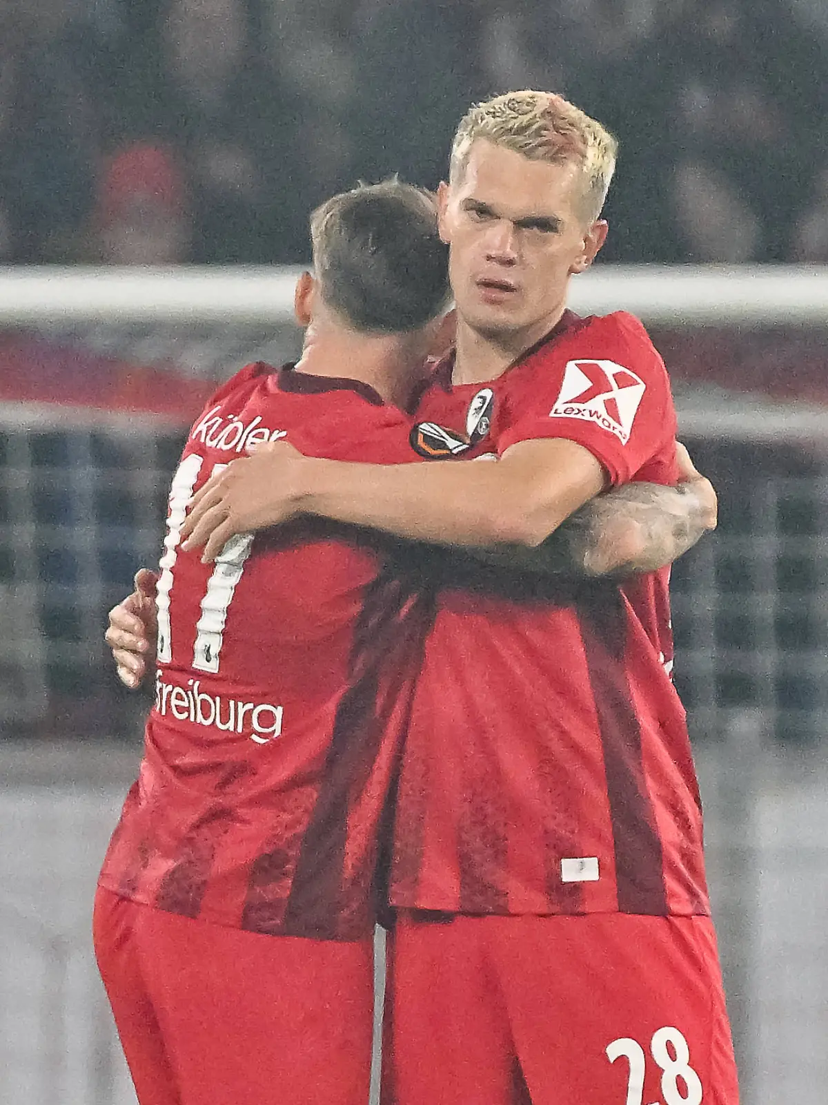 Nächster Erfolg für Lukas Küber (l.) und Matthias Ginter in der Europa League? RTL überträgt das Spiel FC Bologna gegen SC Freiburg LIVE in Free-TV und Stream