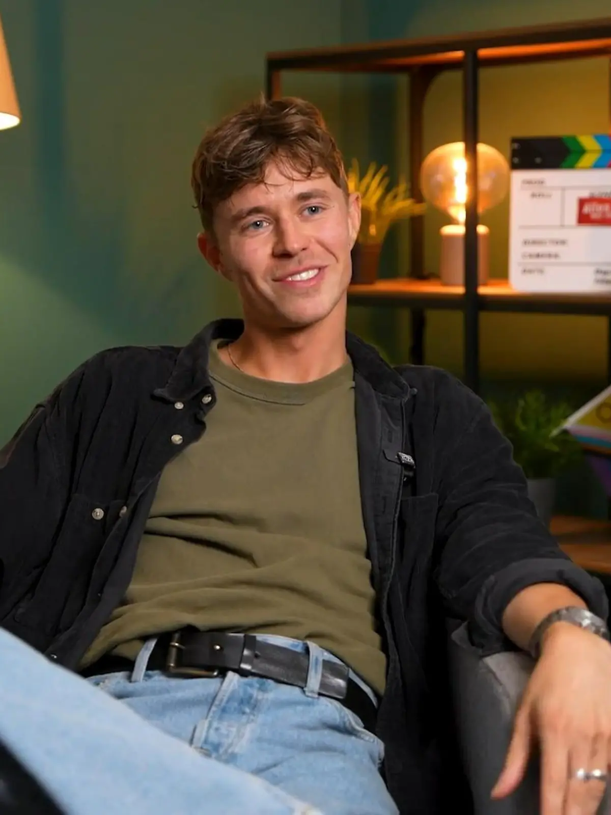 Robin Schick spielt Elias Berg. 