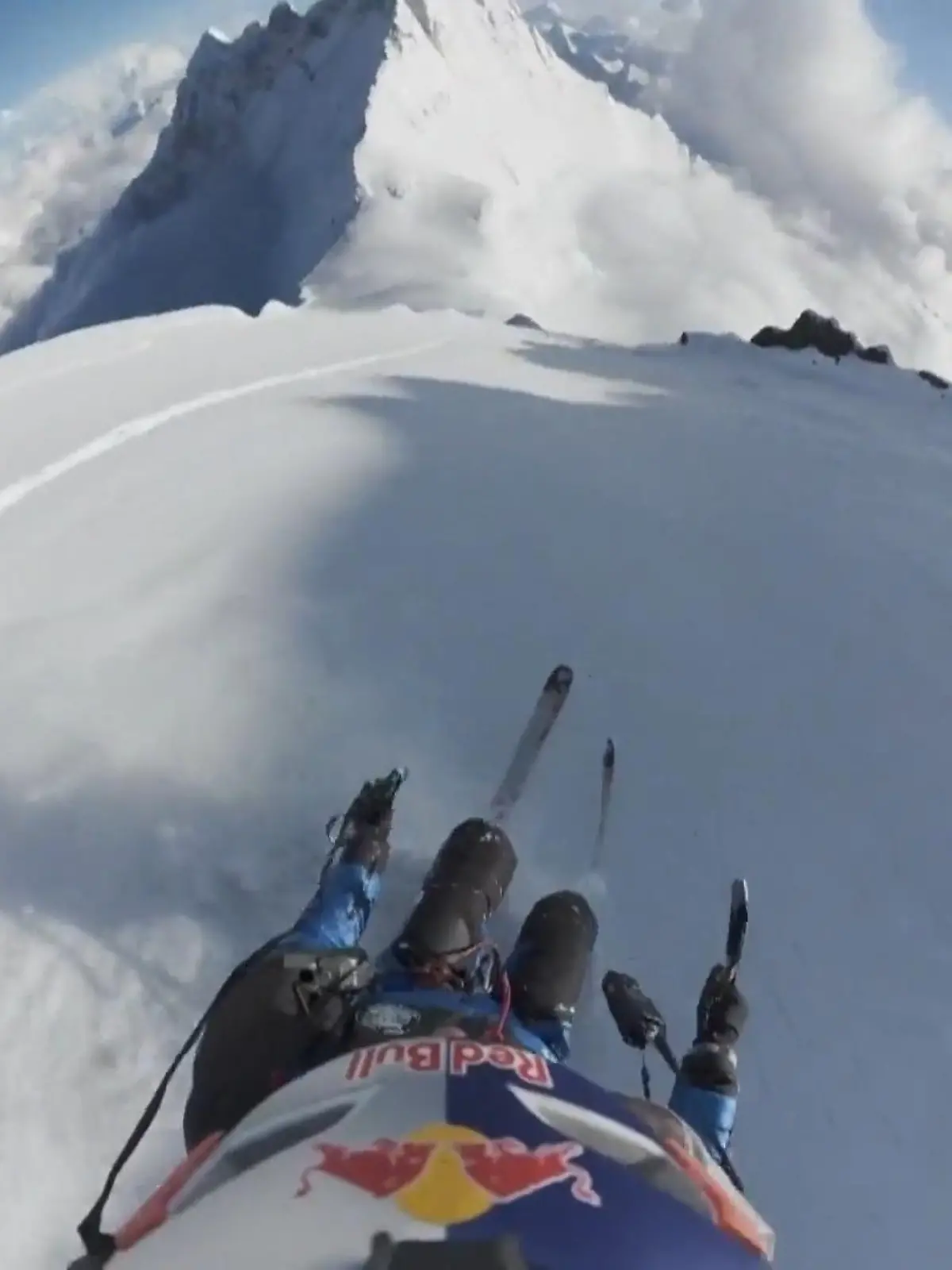 Bild zu: "Skifahrer rast Mount Everest hinab – DAS hat vor ihm noch keiner geschafft!"