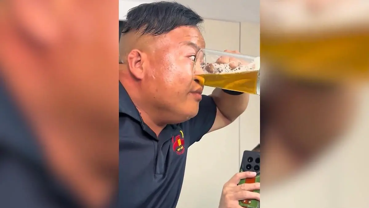 Richtige Saufnase! Mann ext Bier in Rekordzeit – aber nicht mit dem Mund Da schaut aber wer tief ins Glas
