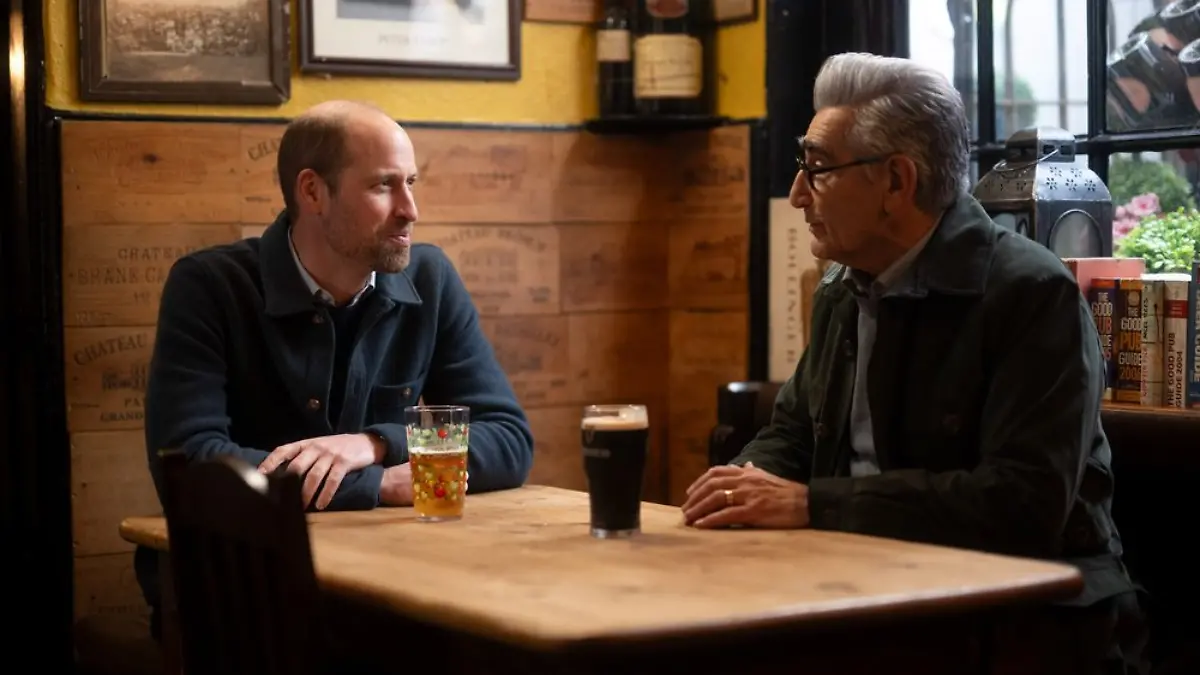 „Urlaub wider Willen mit Eugene Levy”: Prinz William (li.) und Eugene Levy bei ihrem Gespräch