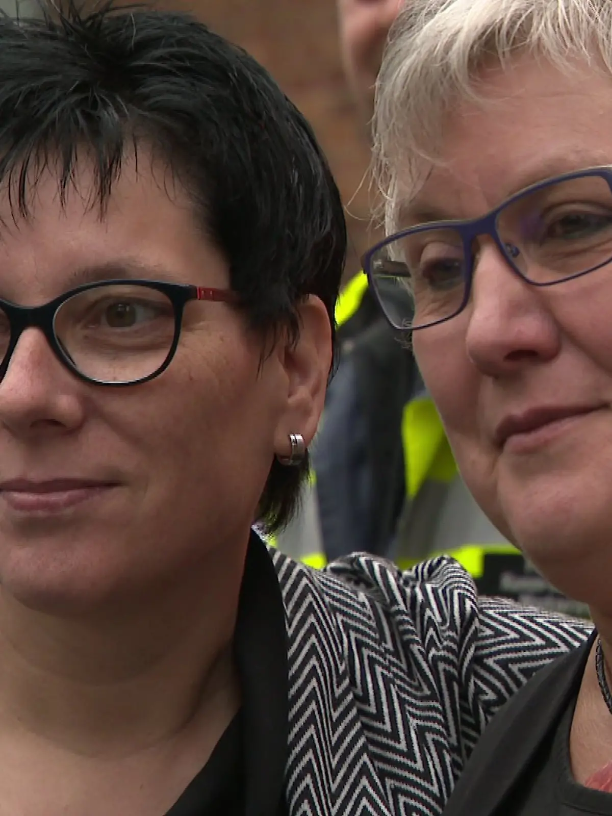 Bild zu: "Janet erleidet Herzstillstand am Arbeitsplatz – Kollegin Silke rettet ihr das Leben"