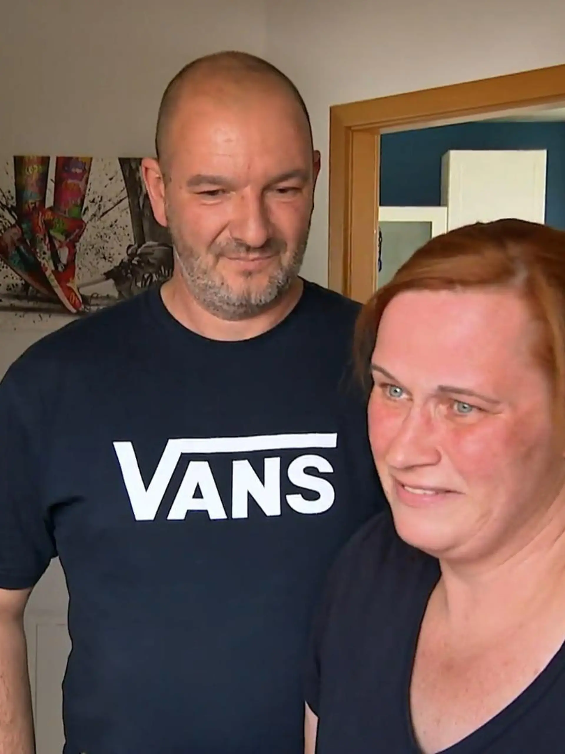 Bild zu: "Ehemann bedankt sich bei seiner Frau"