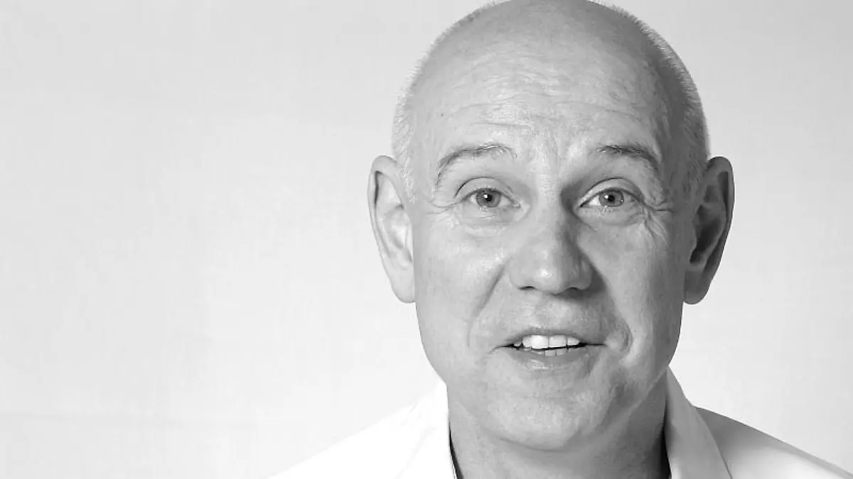 Xaver Büschel ist Paartherapeut mit einer Praxis in Bonn, er führt aber auch Sexual- und Psychotherapien durch.