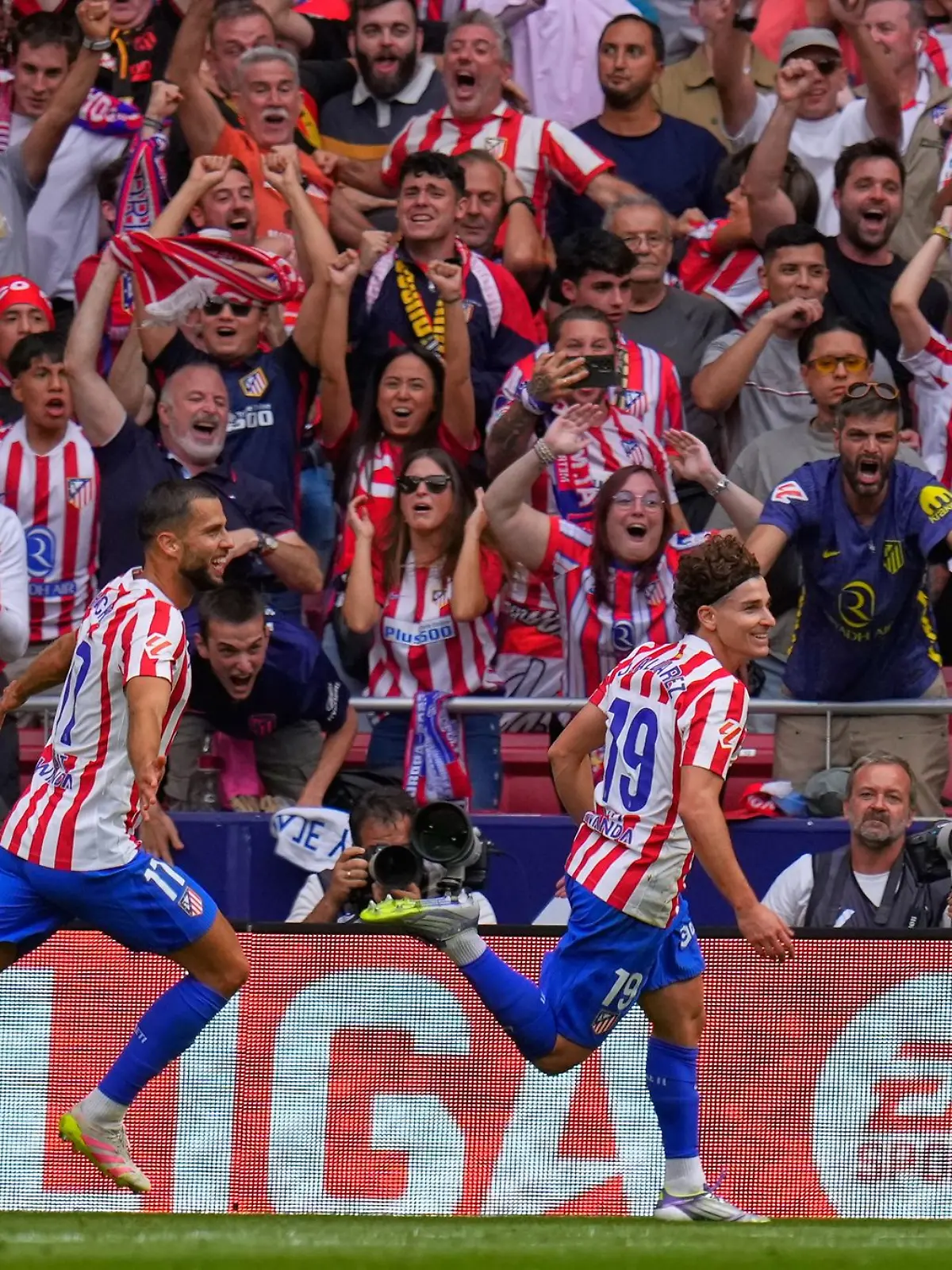 Bild zu: "Atlético gewinnt spektakulär: 5:2 im Derby gegen Real Madrid"