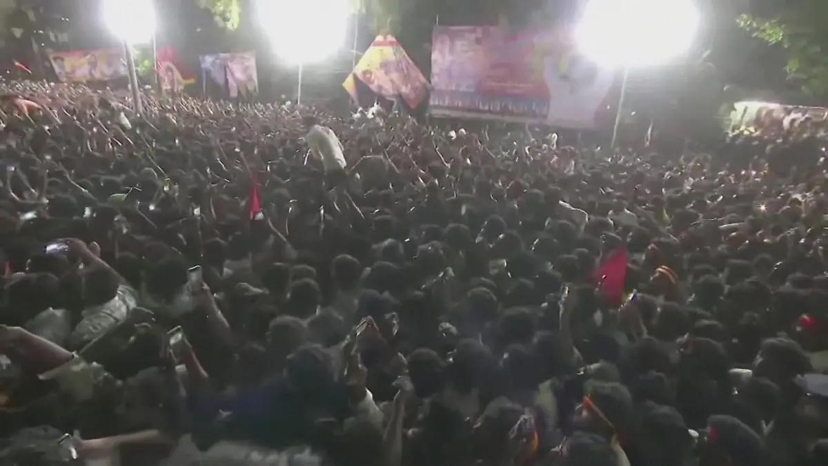 Massenpanik in Indien: 38 Tote bei Auftritt von Filmstar Mindestens 10 Kinder unter den Opfern