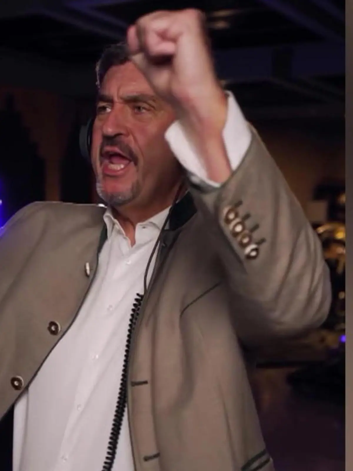Bild zu: "Sweet Markus?! Bayerns Ministerpräsident Söder singt diesen Wiesn-Hit"