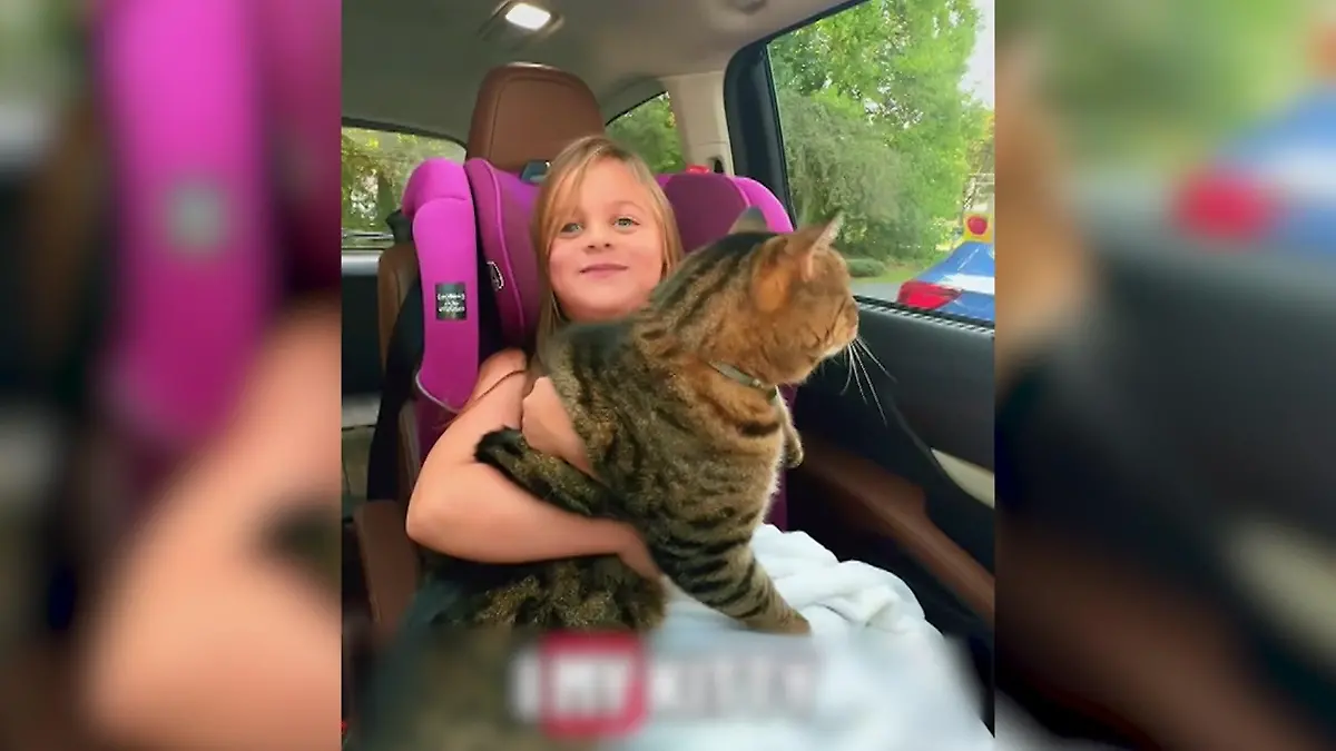 Wie süß ist das denn?! Mädchen will tierisch besten Freund zum Ballett schmuggeln Mama bleibt nur das Schmunzeln