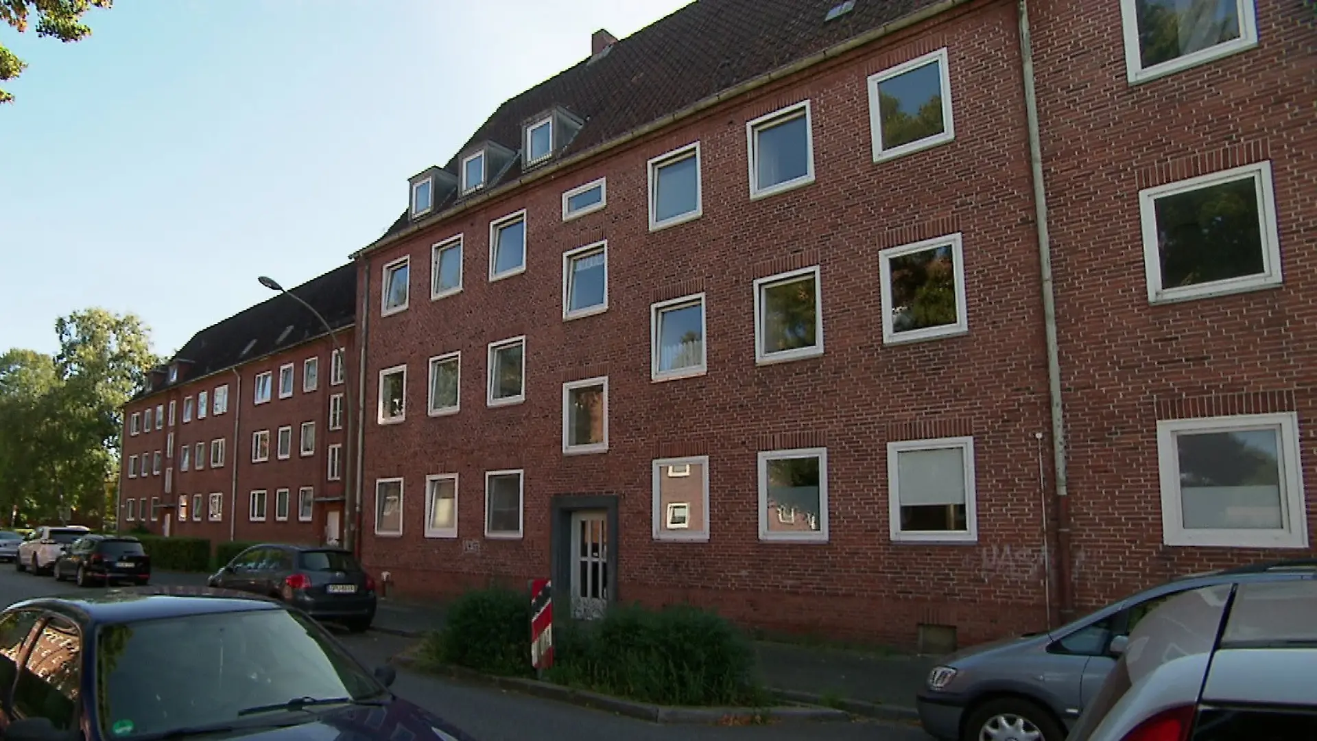 Aus diesem Haus muss die Polizei Christian B. in Sicherheit bringen.