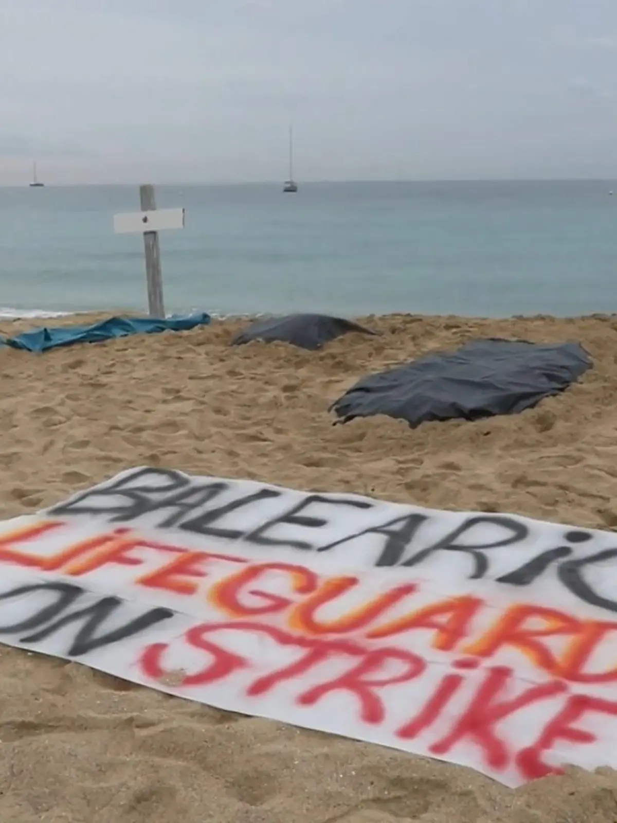 Bild zu: "Rettungsschwimmer auf Mallorca und Ibiza streiken"