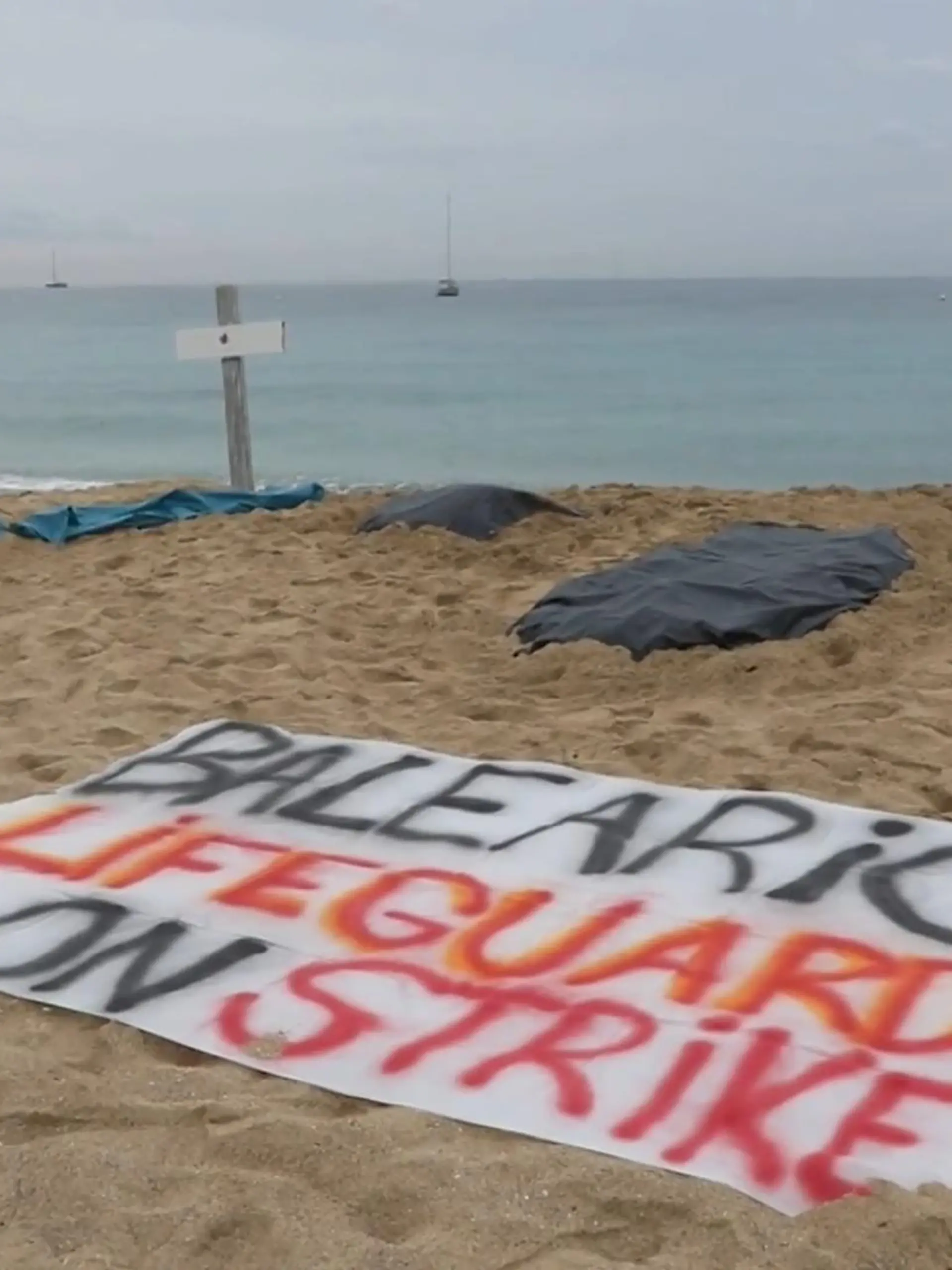 Bild zu: "Rettungsschwimmer auf Mallorca und Ibiza streiken"