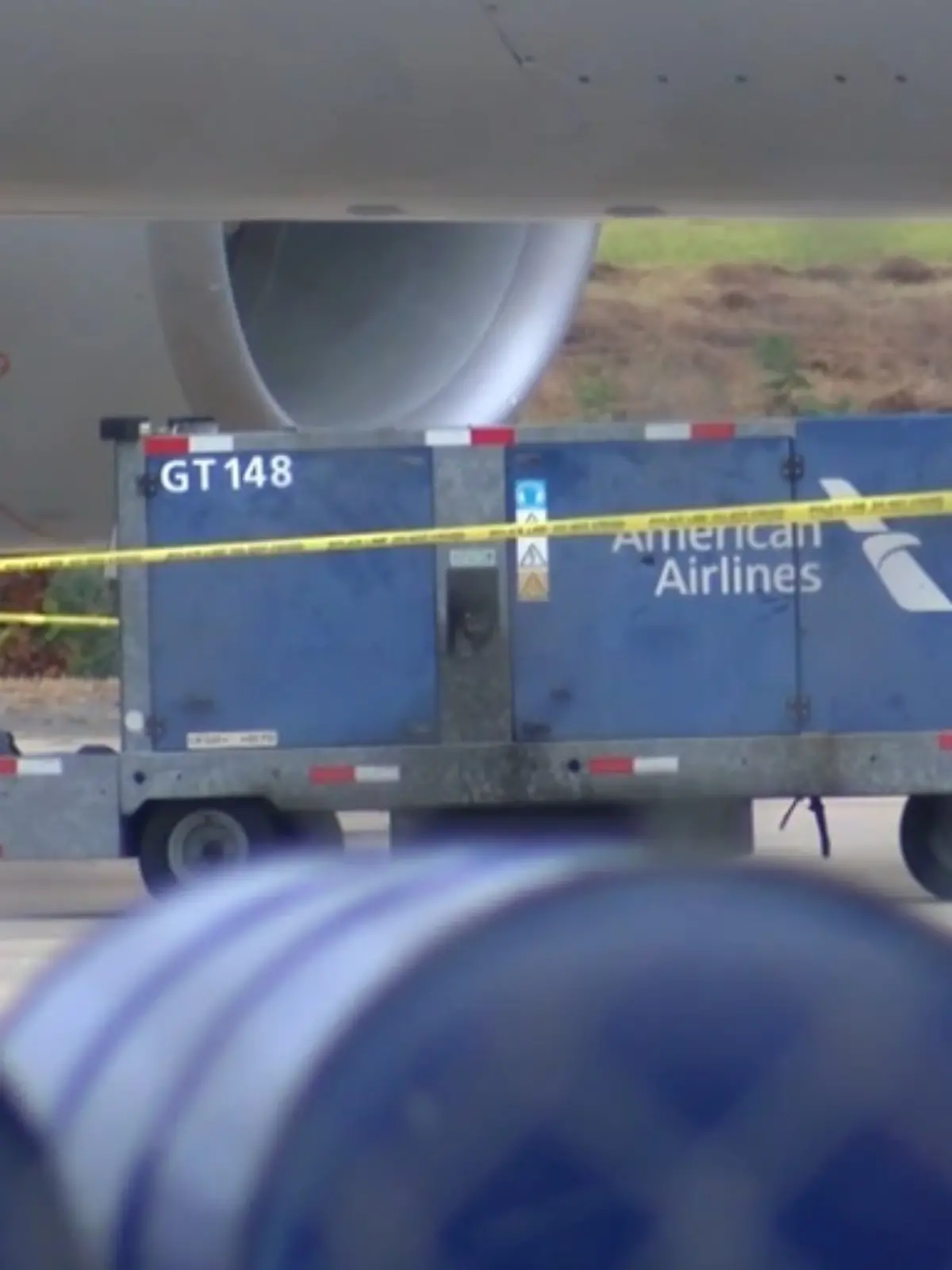 Ein Flugzeug der American Airlines landet am Sonntag (28. September) am Charlotte Douglas International Airport in Charlotte (North Carolina). Bei Wartungsarbeiten dann der Schock: Mitarbeiter finden in der aus Europa eingeflogenen Maschine einen toten blinden Passagieren.
