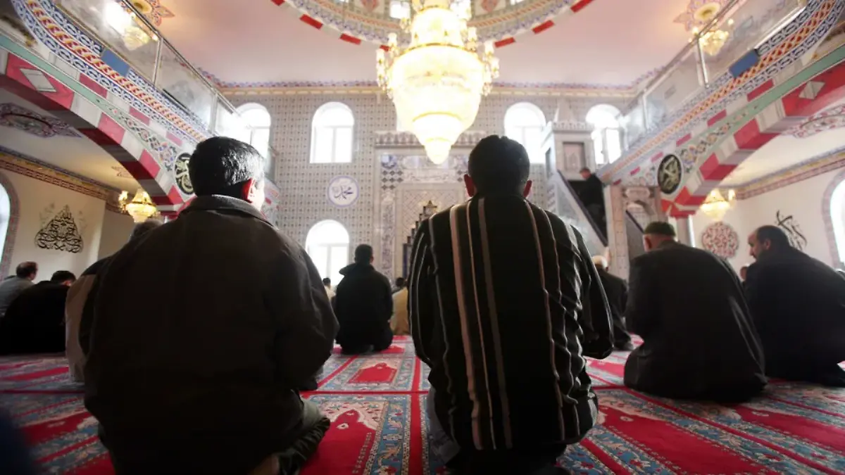 Ein neuer Vertrag in Schleswig-Holstein sorgt für eine Debatte: Dürfen Muslime jetzt an Ramadan und Opferfest frei machen?