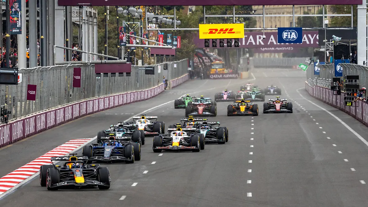 Fährt Max Verstappen wieder vorneweg? Alle Infos zu TV-Übertragung und Live-Stream des Singapur-GPs 2025 gibt’s hier.