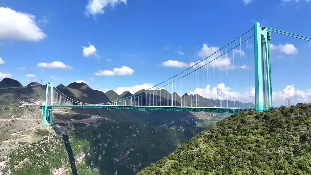 Unglaubliche 625 Meter hoch! Höchste Brücke der Welt in China eröffnet