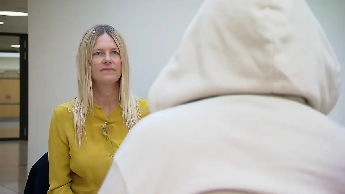 Mädchen (12) über Monate vergewaltigt? Jetzt spricht ihre Mutter über den Freispruch-Eklat Zehn Gang-Mitglieder in Wien angeklagt