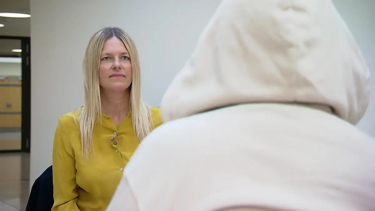 Mädchen (12) über Monate vergewaltigt? Jetzt spricht die Mutter über den Freispruch-Eklat Zehn Gang-Mitglieder in Wien angeklagt