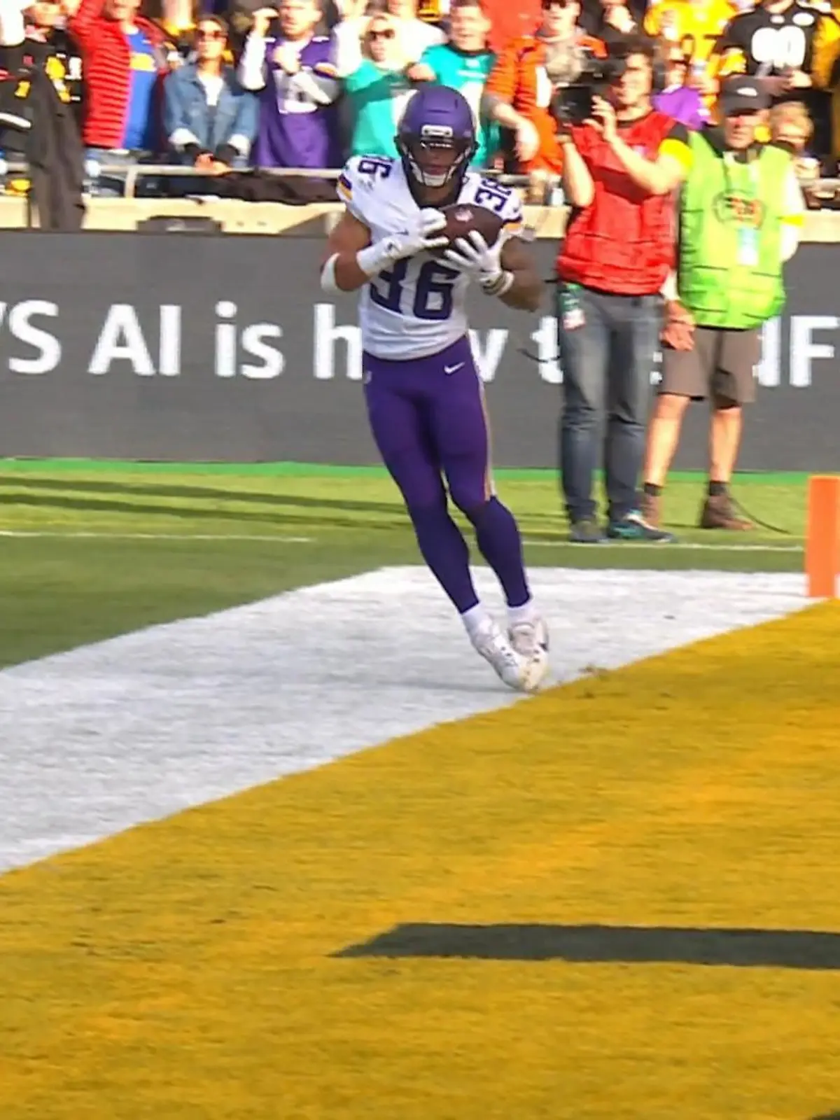 Bild zu: "Football-Spektakel in Dublin – Steelers bezwingen Vikings!"