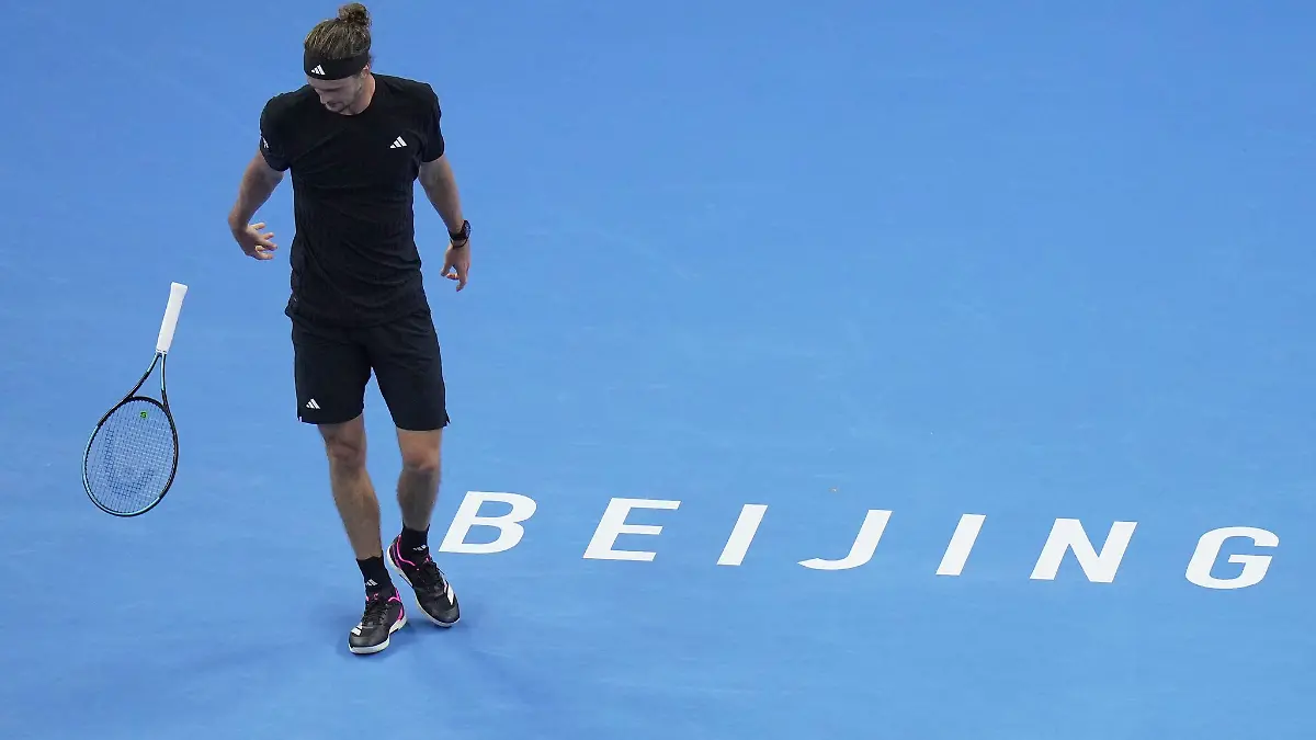 Alexander Zverev ließ seinen Frust am Schläger aus.