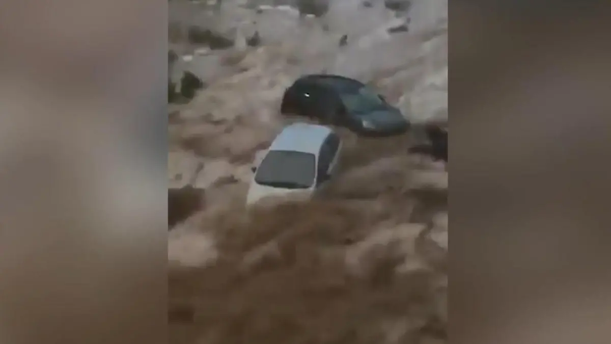 Straßen werden zu reißenden Flüssen! Sturzflut überschwemmt spanische Ferienregion Heftige Unwetter in Saragossa