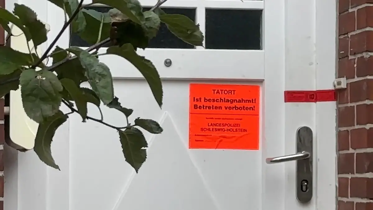Säugling grausam verhungert? Eltern in Haft wegen Mordverdachts Ermittlungen in Schleswig-Holstein