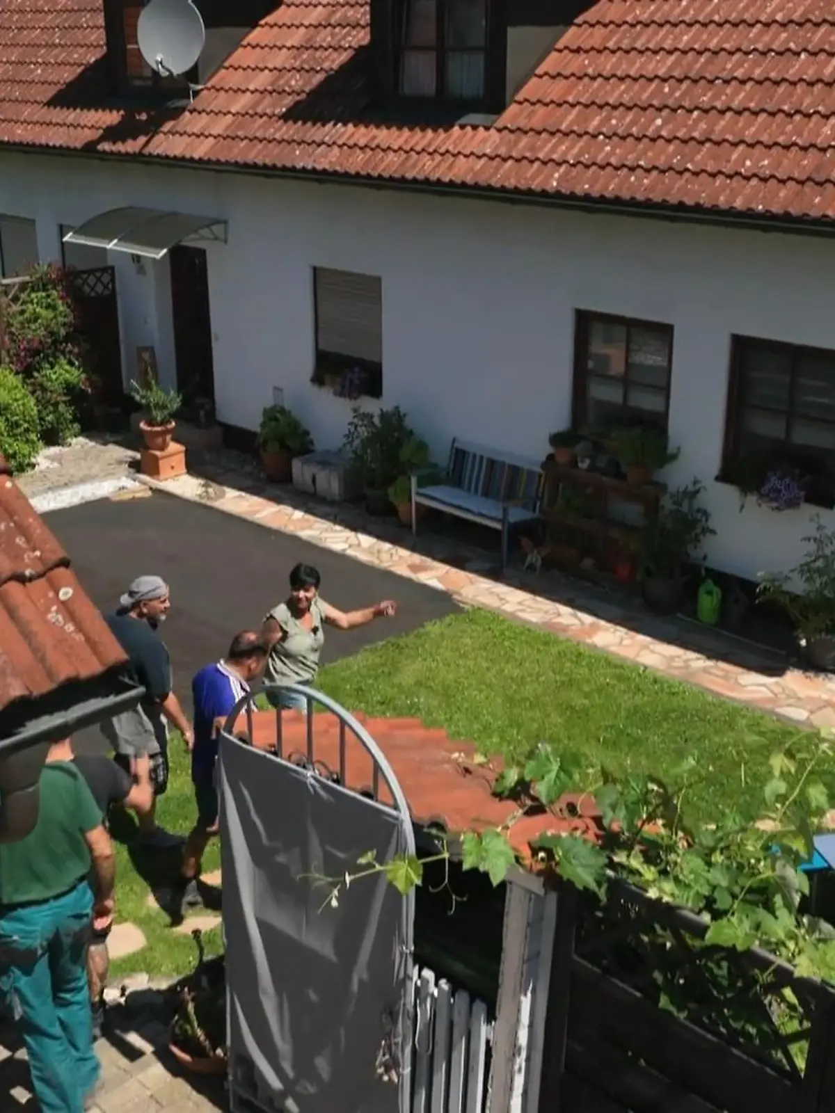Bild zu: "Iris wünscht sich einen neuen Pool"