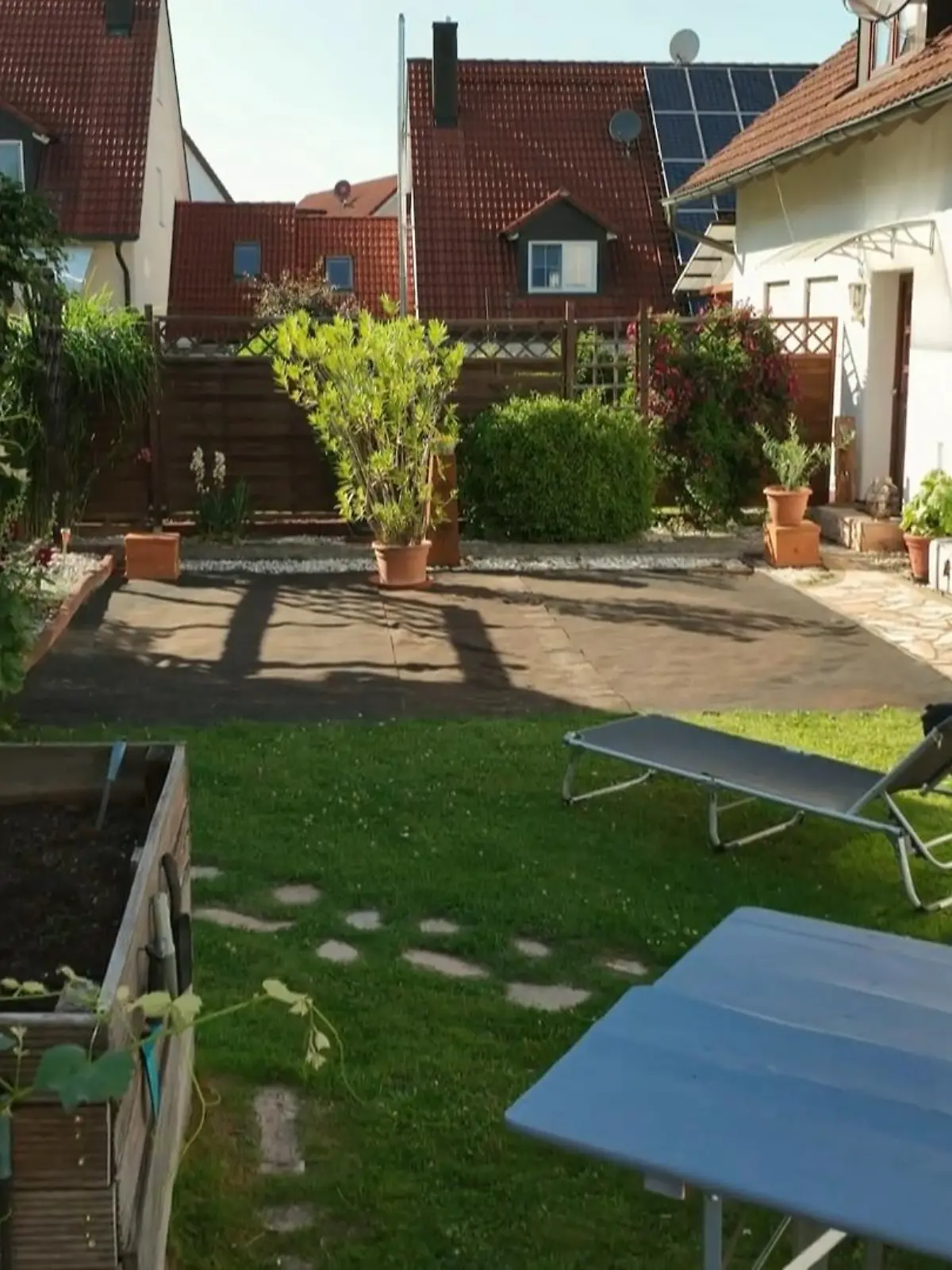 Bild zu: "Die Beet-Brüder gestalten Iris’ Garten neu"