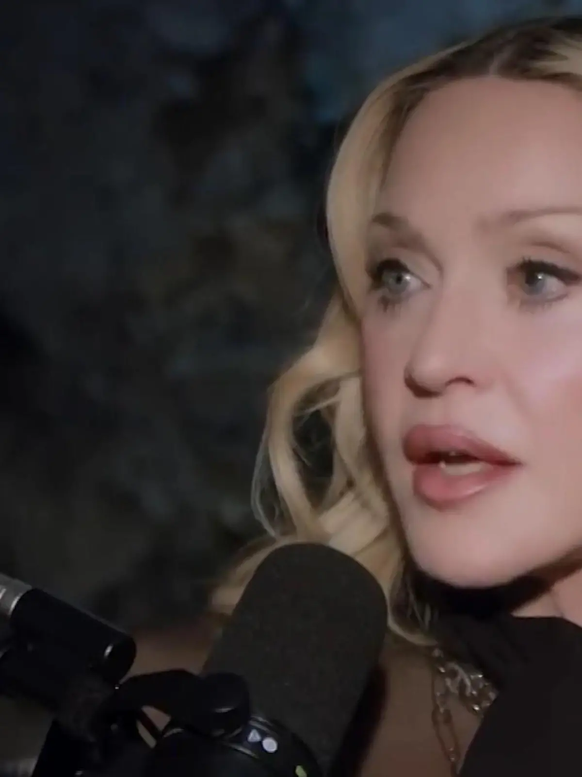 Bild zu: "Madonna spricht offen über ihre dunklen Zeiten: Ich dachte an Selbstmord!"