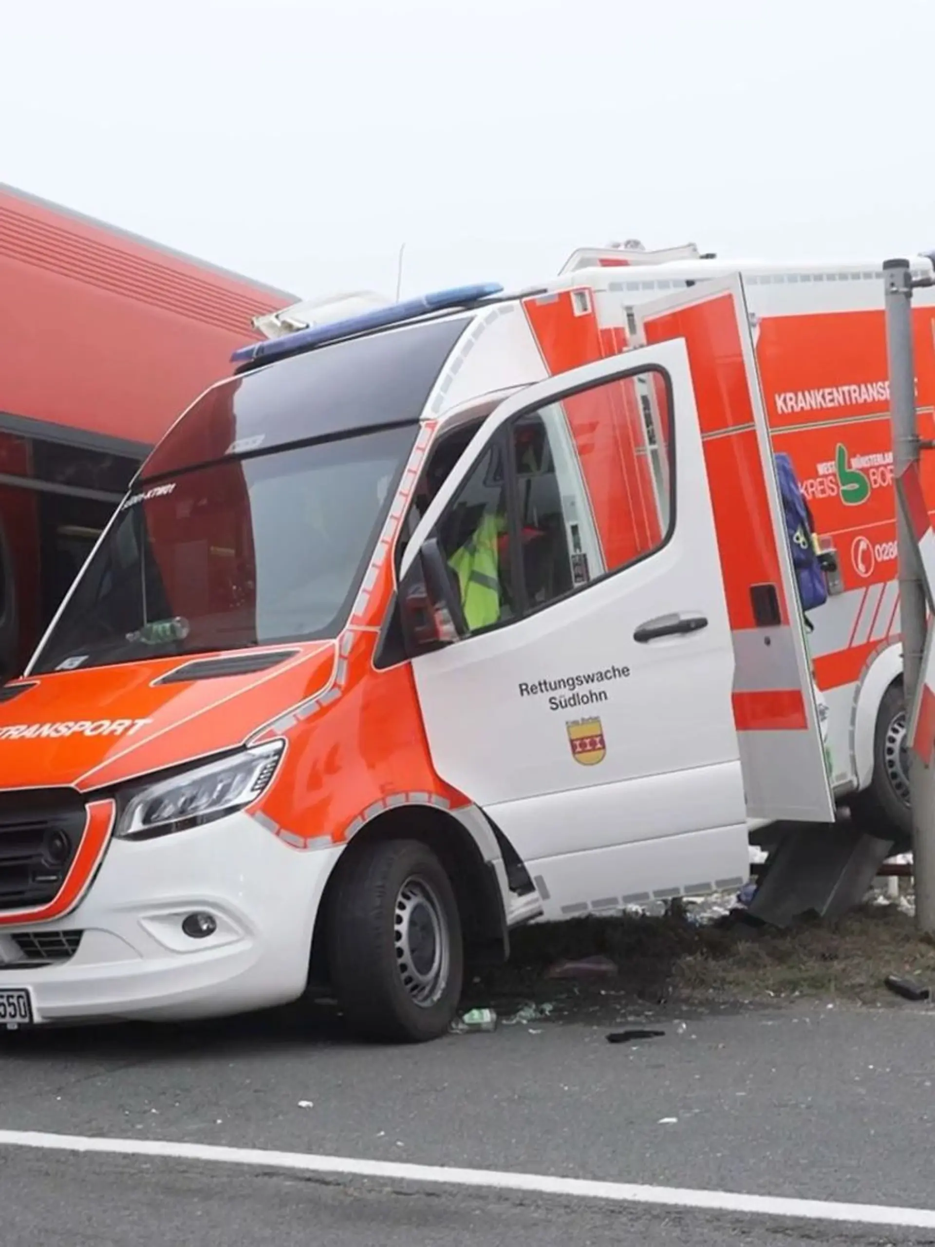 Bild zu: "Krankenwagen auf Gleisen gestoppt – DRK-Helferin vor Gericht!"