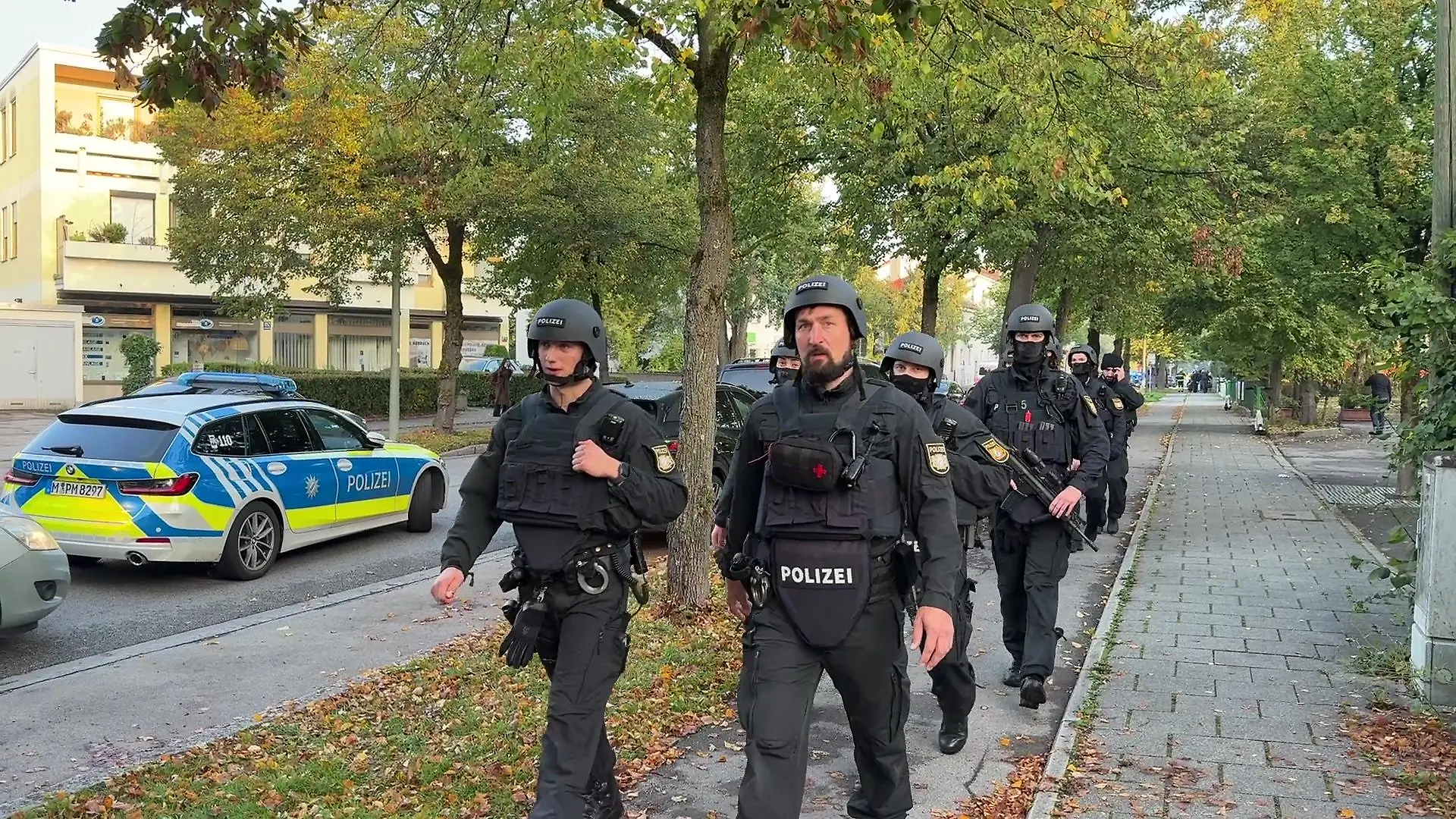 Brand in München - Großeinsatz von Polizei und Feuerwehr