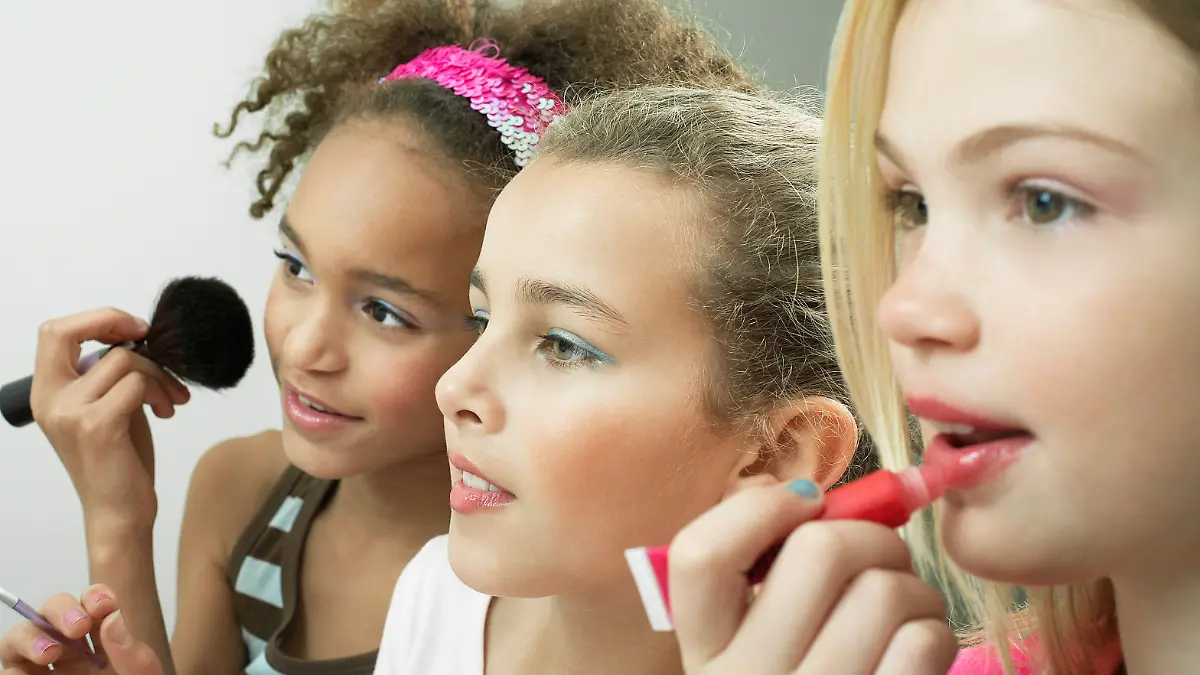 Kinder stehen gerade total auf die Lipglosse, die auf den Namen „Juicy Bomb” hören.