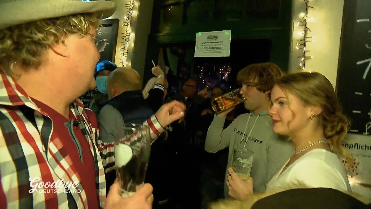 Jürgen feiert Abschiedsparty vor seiner Auswanderung Letztes großes Beisammensein