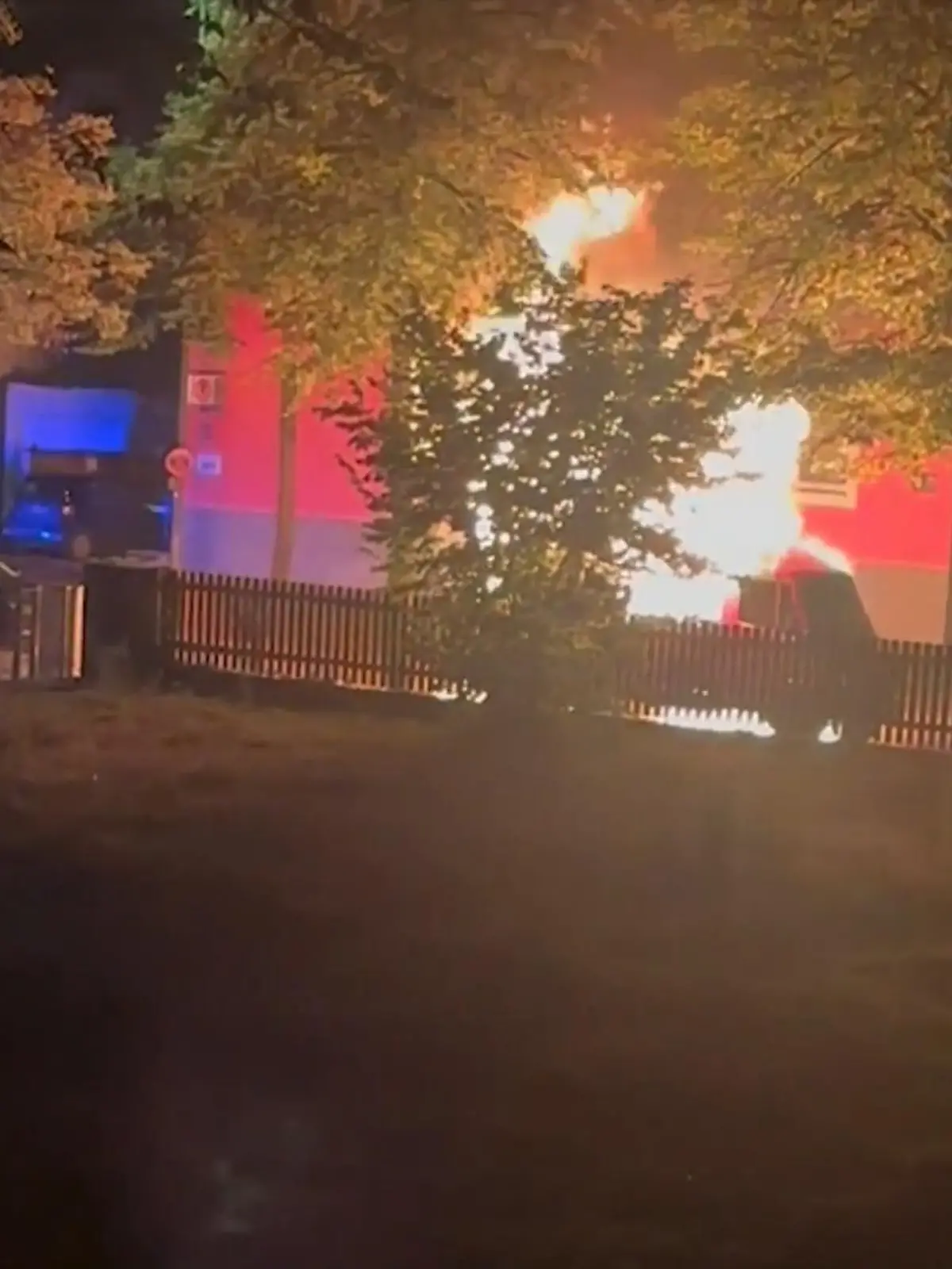 Bild zu: "Dramatik in München: Bombenalarm und Feuer!"