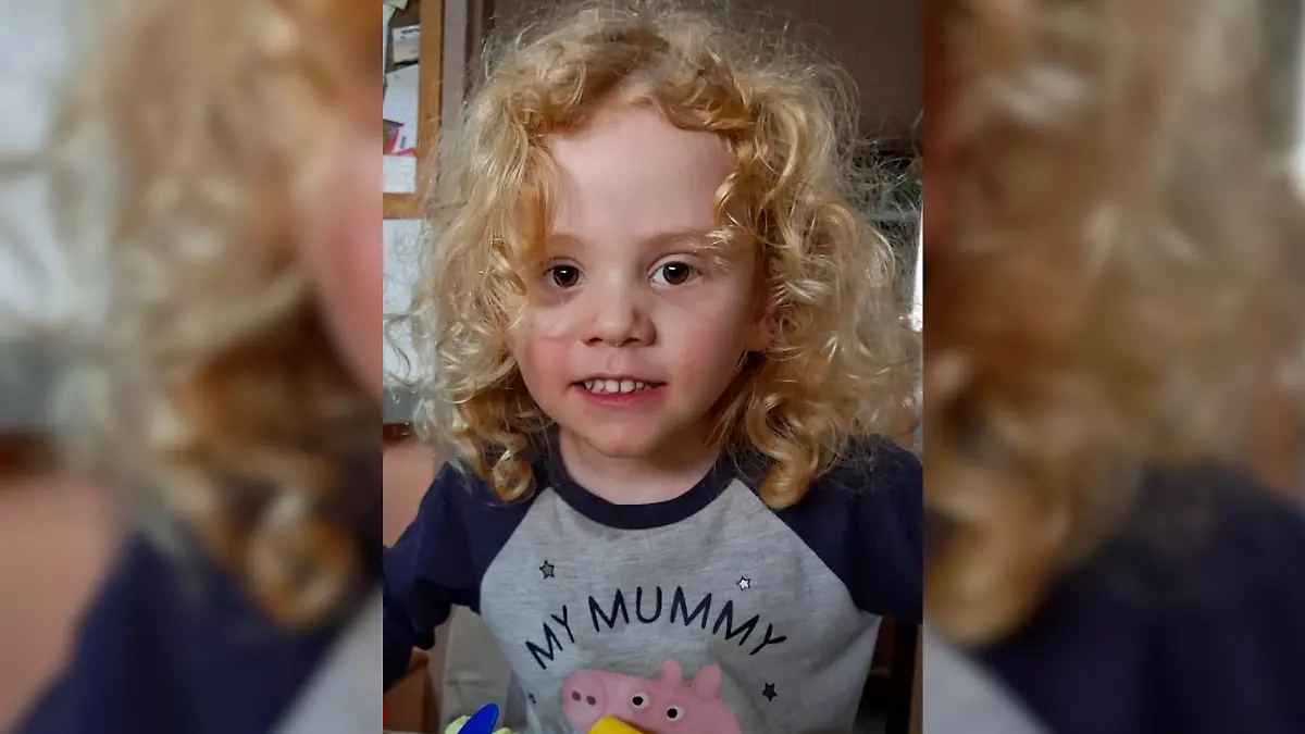 Die australische Polizei hat jetzt dieses Foto des vermissten vierjährigen Jungen Gus veröffentlicht.