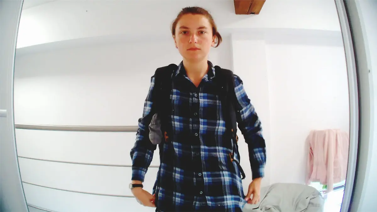 Lockvogel Mariana schleust sich in die dubiose Vermittung von Pflegekräfte in Polen ein.

+++ Die Verwendung des sendungsbezogenen Materials ist nur mit dem Hinweis und Verlinkung auf RTL+ gestattet. +++