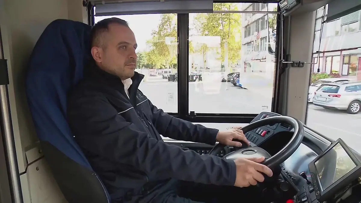 Dieser Busfahrer, der anonym bleiben möchte, zögerte keine Sekunde.