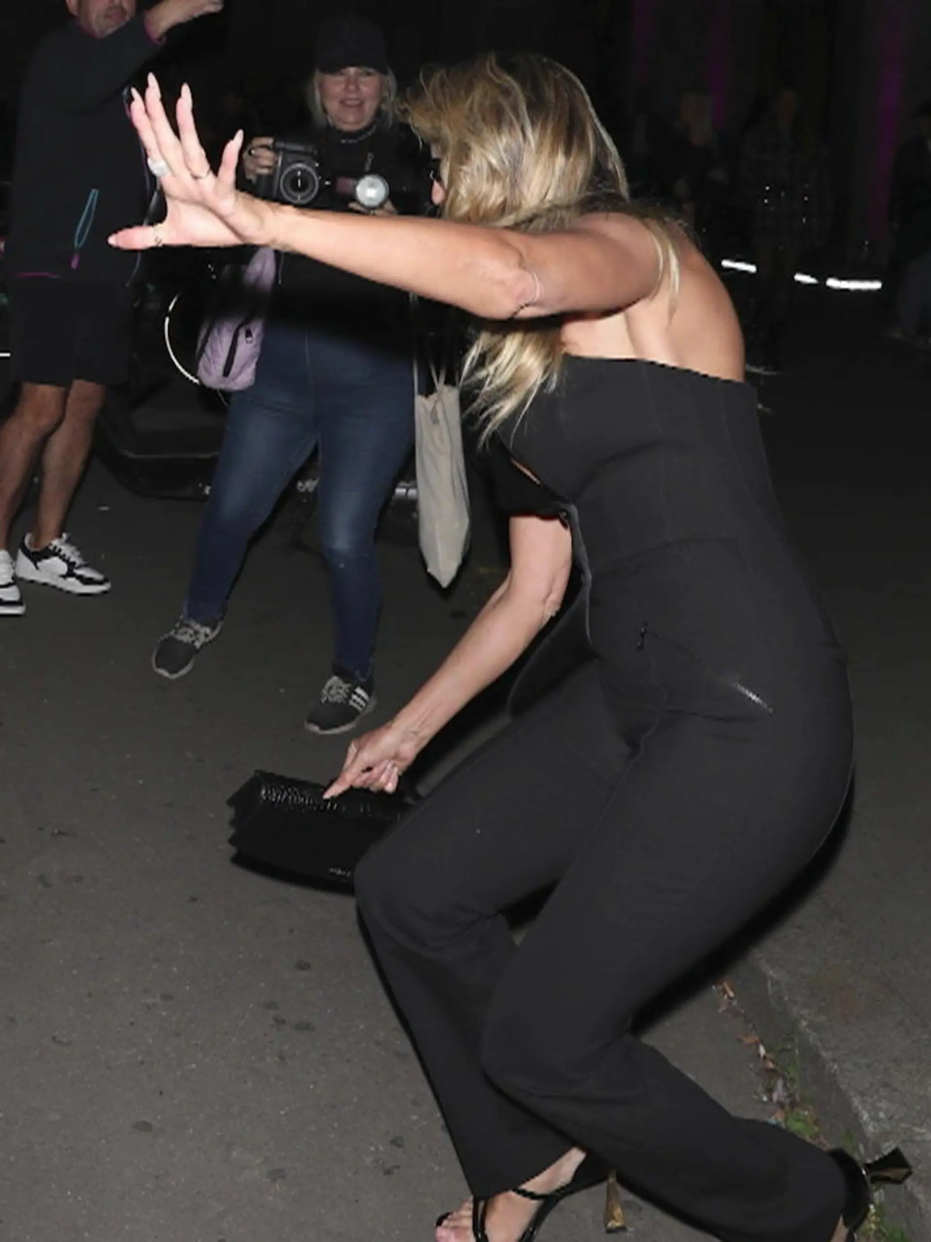 Bild zu: "Heidi Klum legt nach Party Stolper-Auftritt hin"