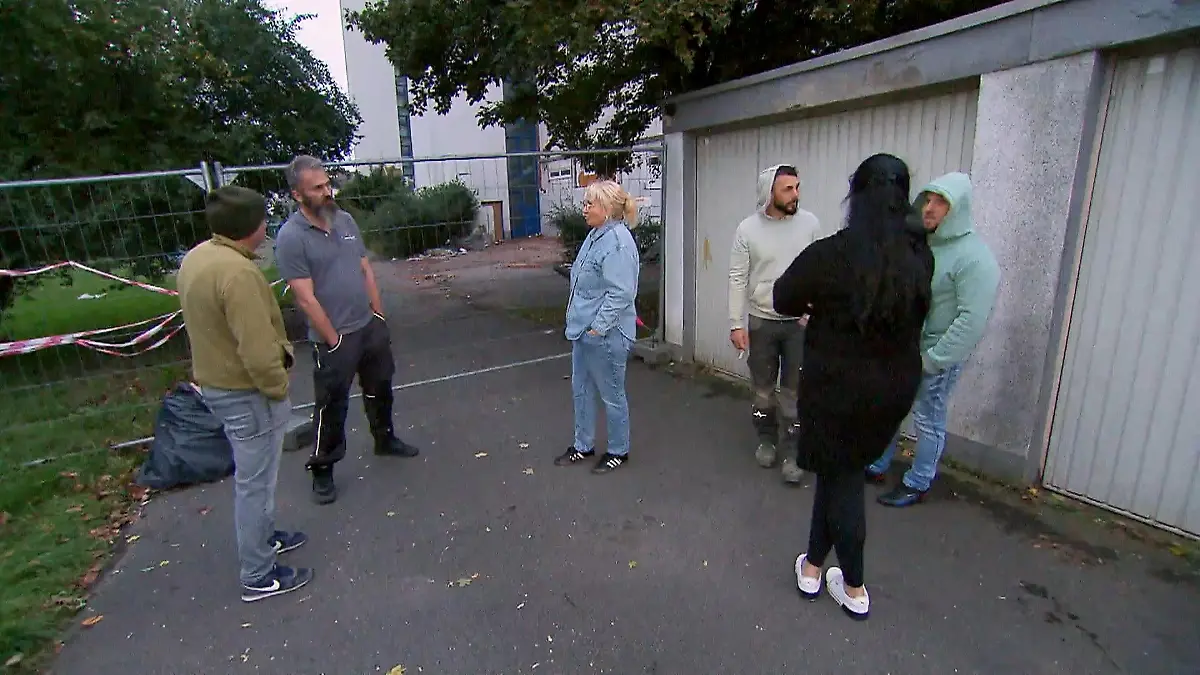 Seit Monaten können sie nicht in ihre Wohnung! So geht es den Bewohnern Waschen im Bach, hausen in Garage