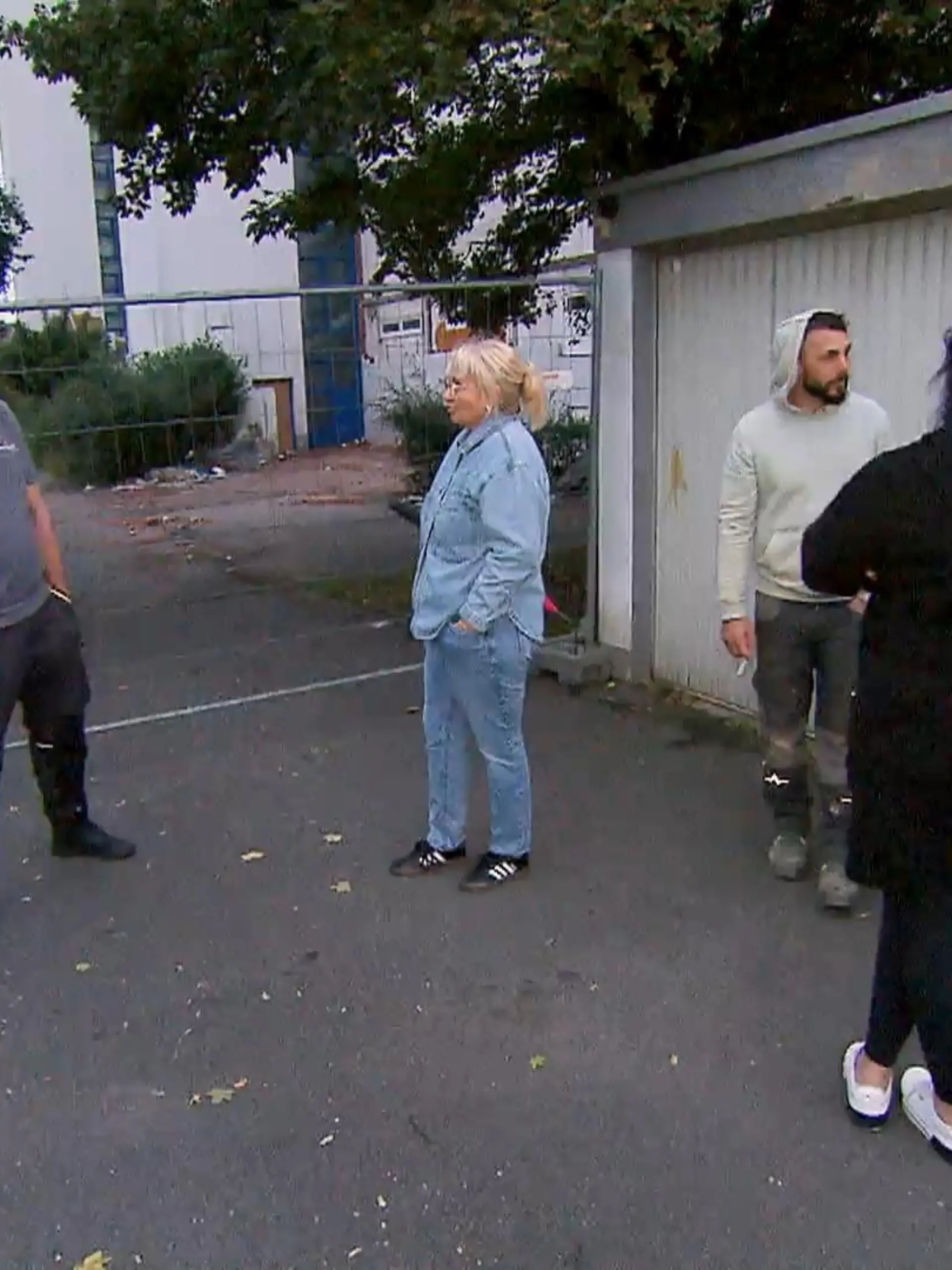 Bild zu: "Hochhaus mitten in der Nacht evakuiert! Bewohner können seit vier Monaten nicht zurück"