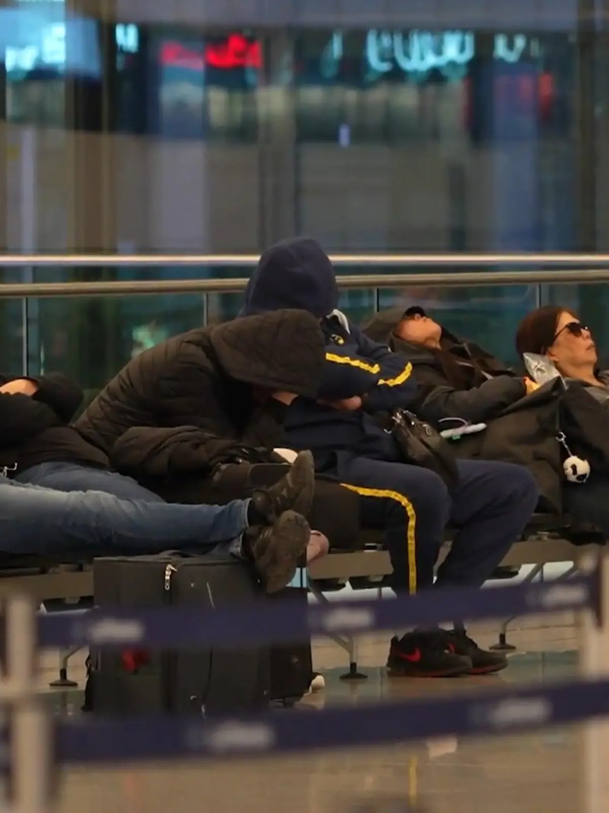 Bild zu: "Drohnen über Flughafen München – 3.000 Passagiere gestrandet!"