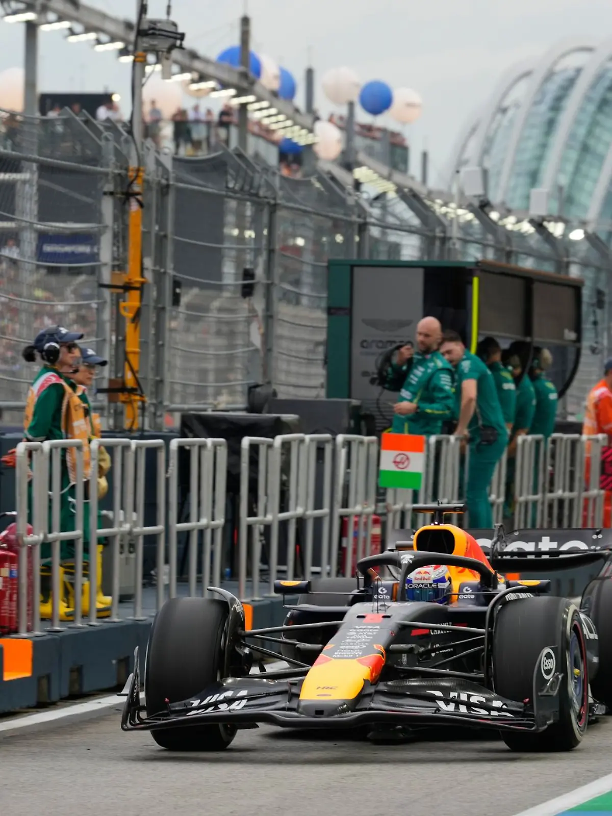 Bild zu: "Alonso überrascht mit Bestzeit im Singapur-Training"