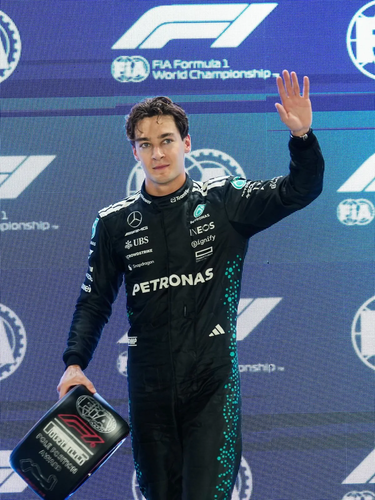 Bild zu: "Russell mit Rekordrunde zur Pole Position in Singapur"